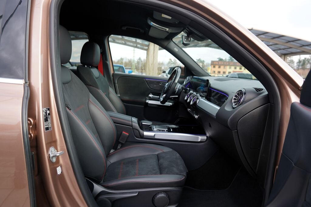 Mercedes-Benz GLB SUV / Terénní 2,0 l 225 kw