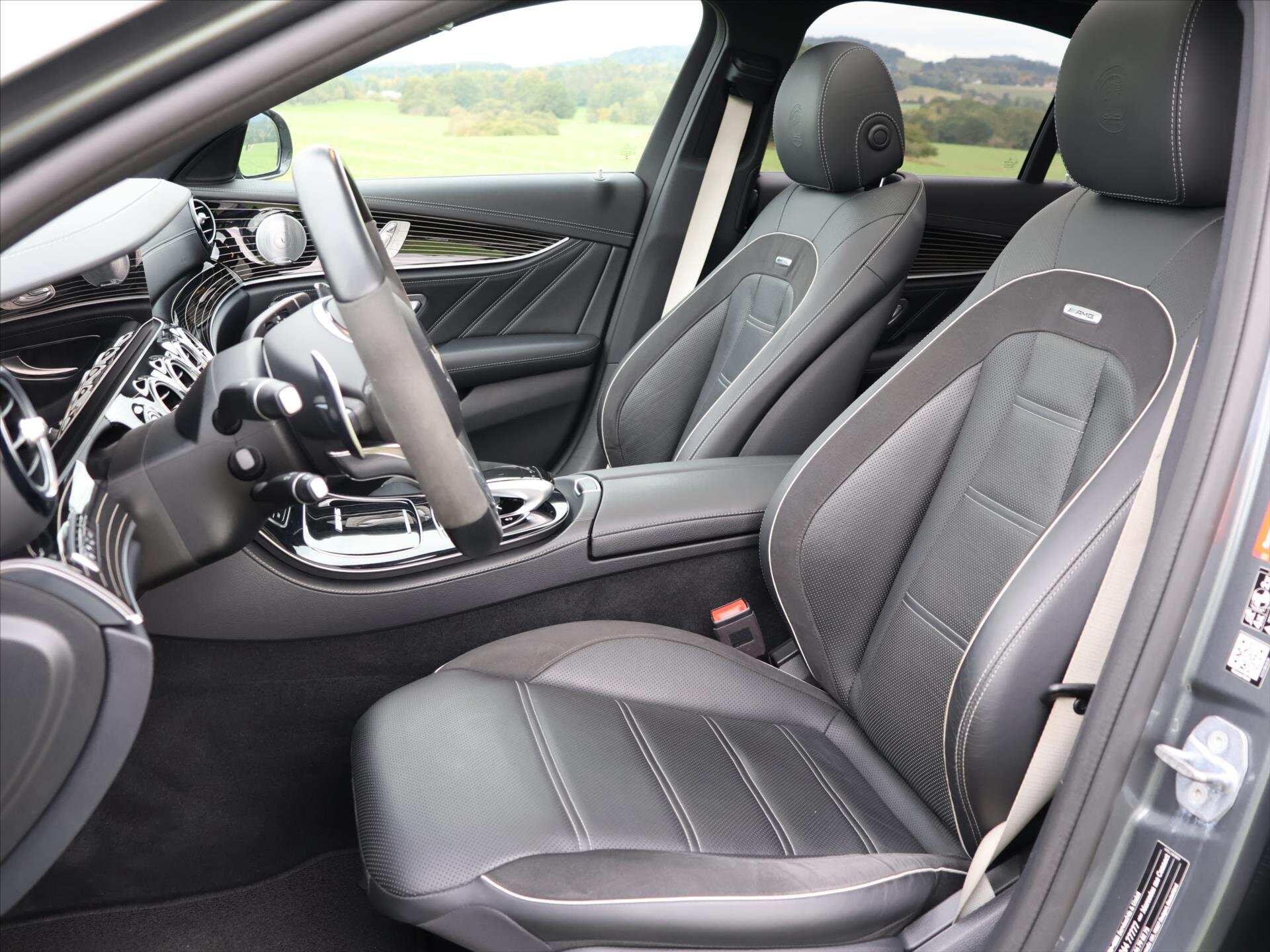 Mercedes-Benz Třídy E Sedan 4,0 l 450 kw