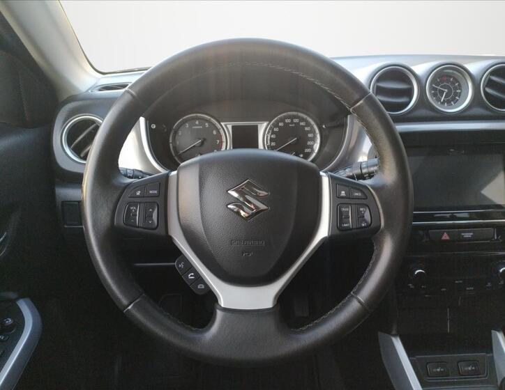 Suzuki Vitara 9