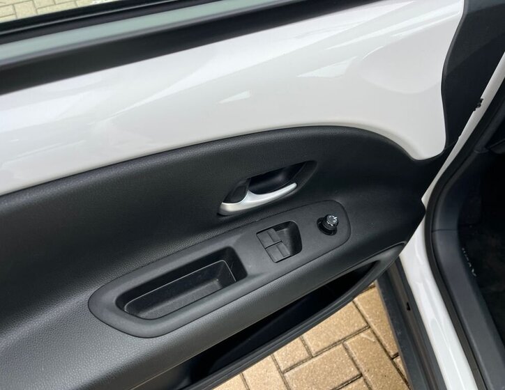 Toyota Aygo Hatchback 998,0 53 kw