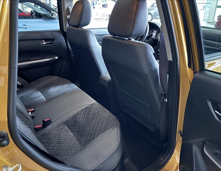 Suzuki Vitara SUV / Terénní 1,4 l 81 kw