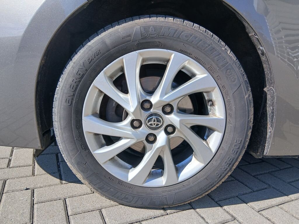 Toyota Corolla Sedan / Limuzína 1,6 l 97 kw