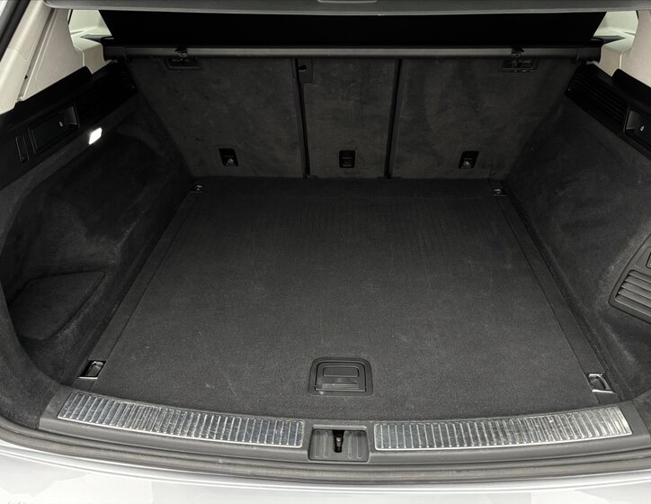 Volkswagen Touareg SUV / Terénní 3,0 l 210 kw