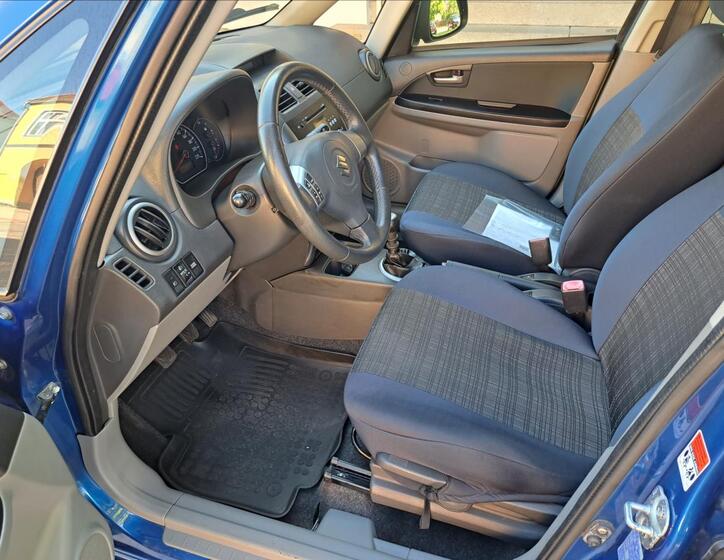 Suzuki SX4 16