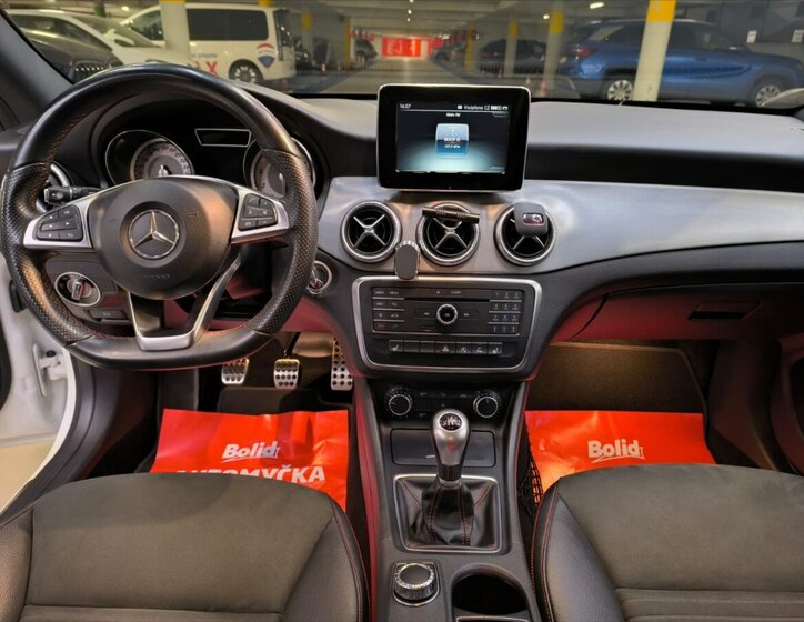 Mercedes-Benz CLA 10