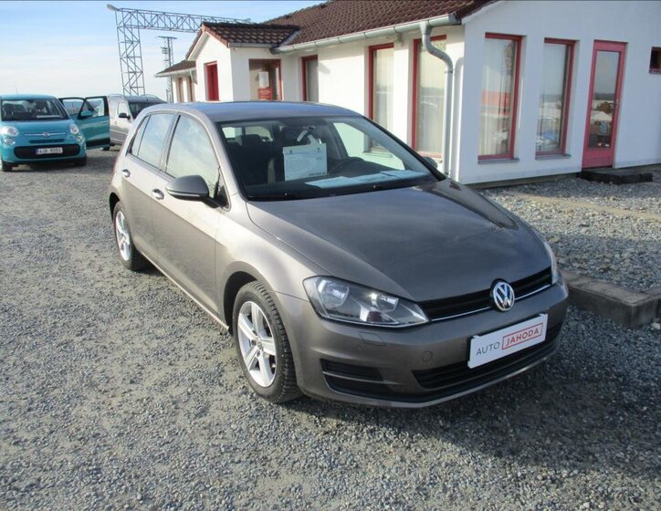 Volkswagen Golf 1