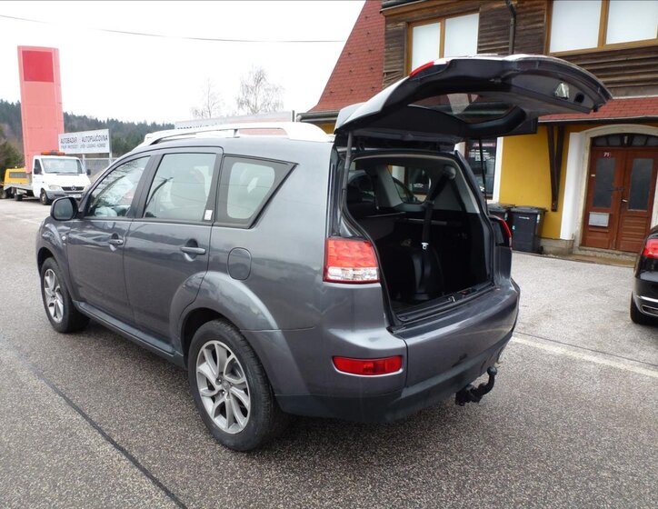 Citroën C-Crosser SUV / Terénní 2,2 l 115 kw