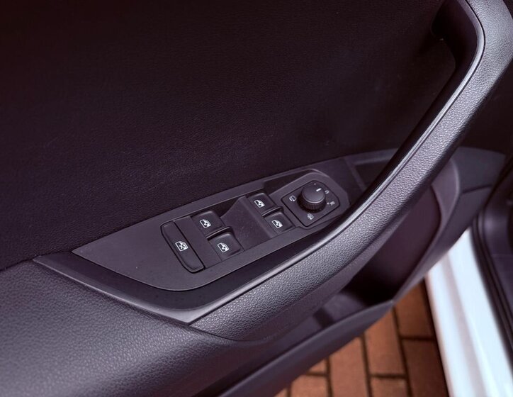 Škoda Karoq SUV / Terénní 2,0 l 85 kw