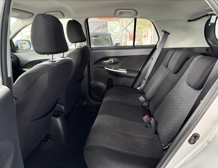 Toyota Urban Cruiser Hatchback 1,3 l 74 kw