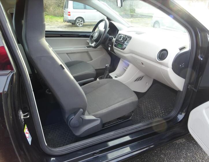 Volkswagen up! 11