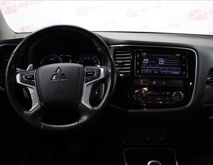 Mitsubishi Outlander 24