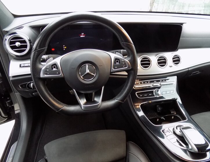 Mercedes-Benz Třídy E Sedan 3,0 l 190 kw