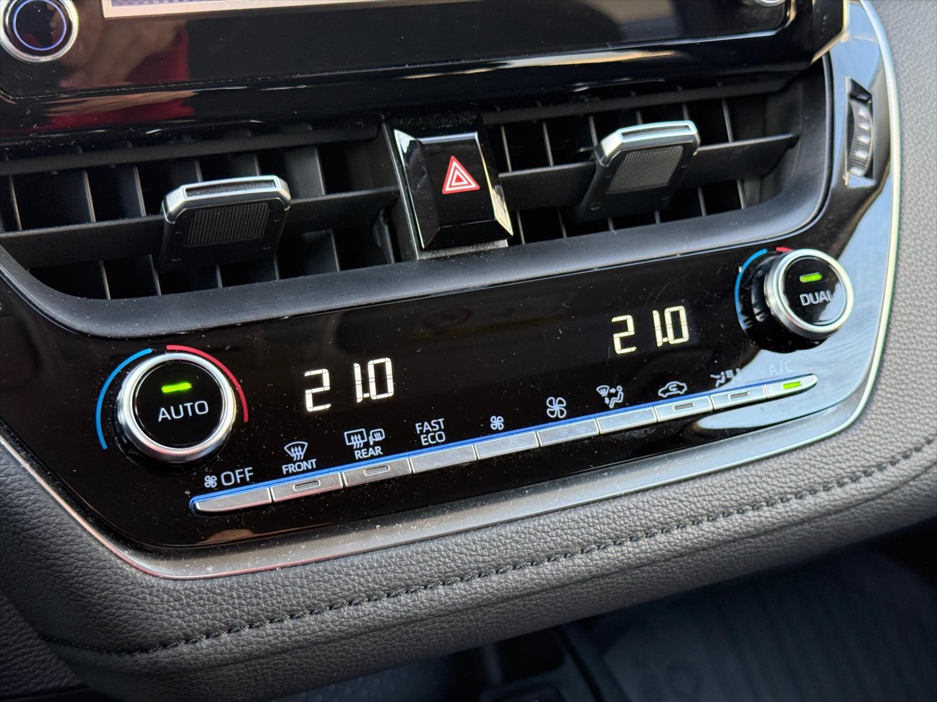 Toyota Corolla Sedan / Limuzína 1,8 l 72 kw