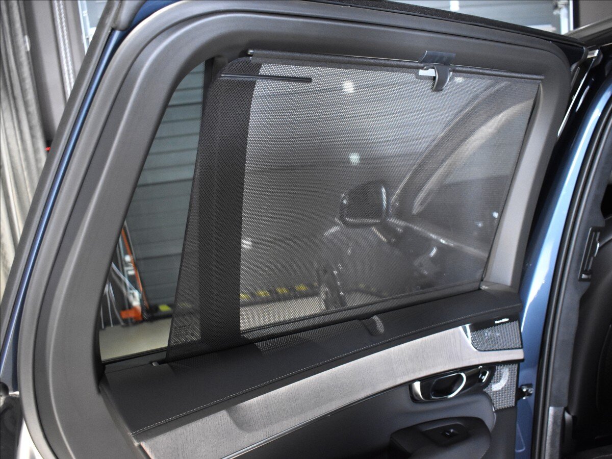 Volvo XC90 SUV / Terénní 2,0 l 335 kw