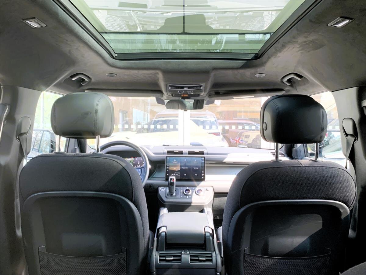 Land Rover Defender SUV 3,0 l 221 kw