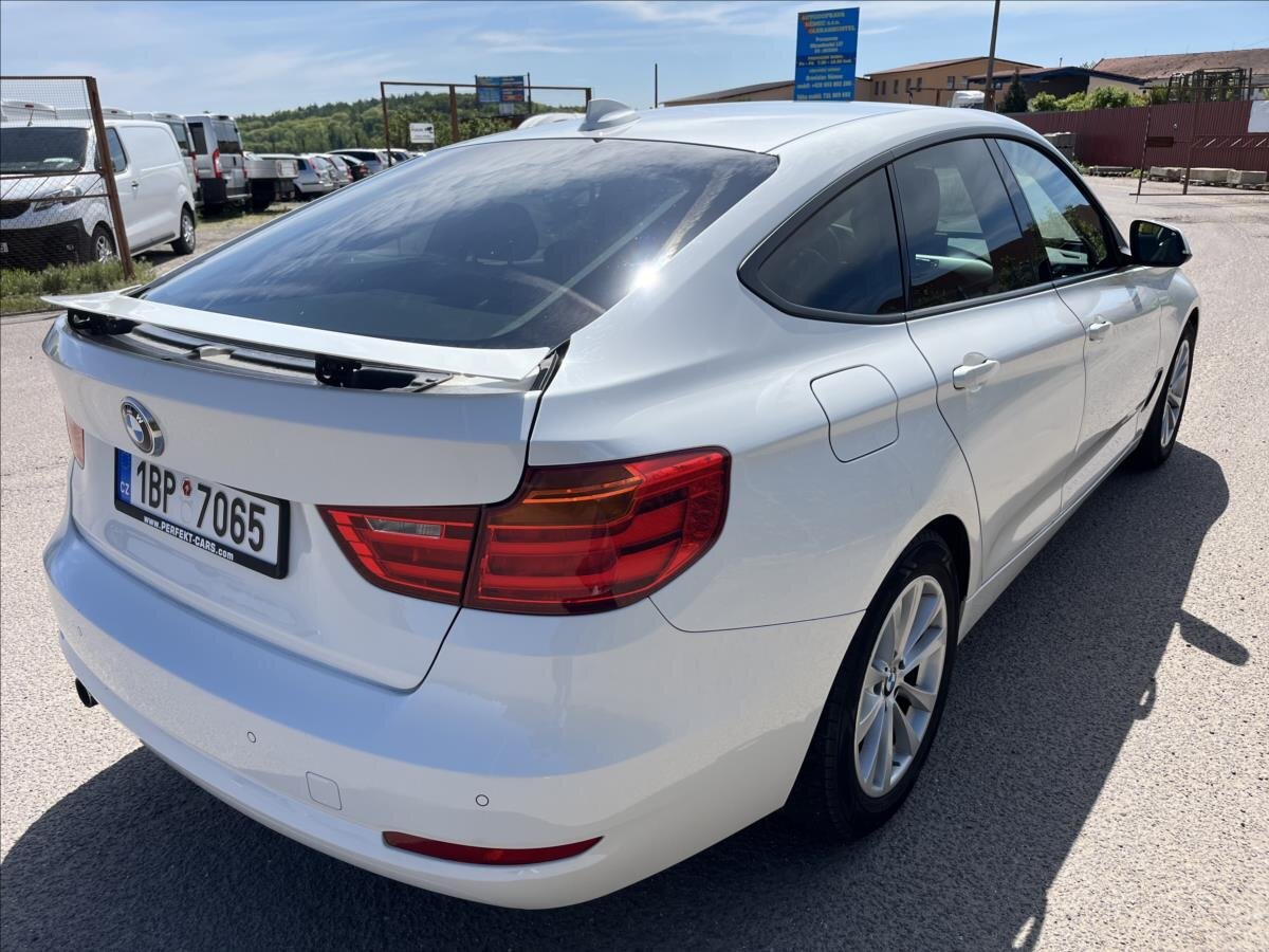 BMW Řada 3 Sedan / Limuzína 2,0 l 135 kw