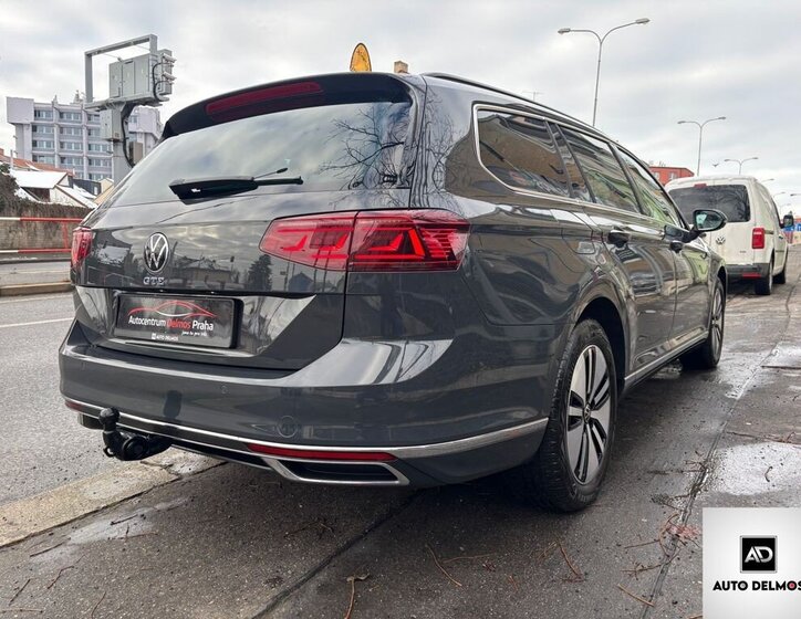 Volkswagen Passat 10