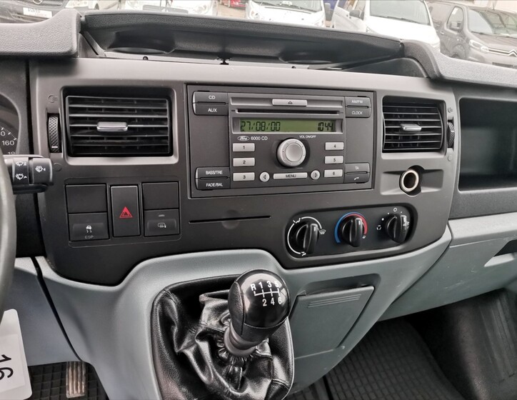 Ford Transit 9