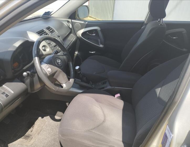 Toyota RAV4 7