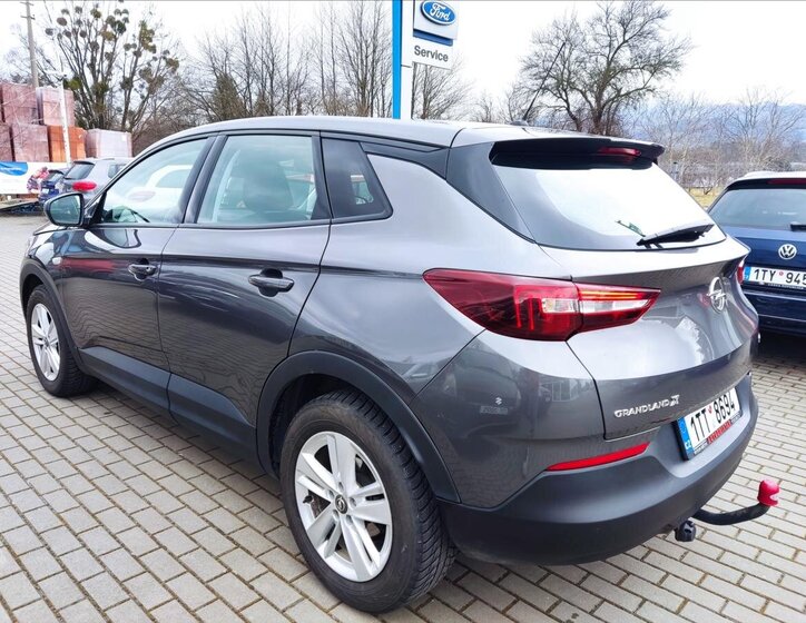Opel Grandland X SUV / Terénní 1,2 l 96 kw