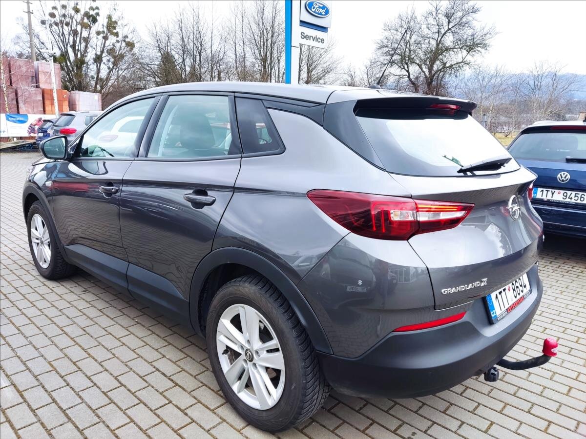 Opel Grandland X SUV / Terénní 1,2 l 96 kw