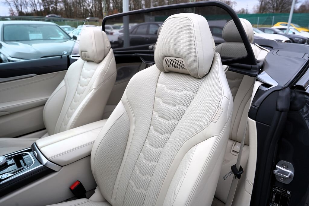 BMW Řada 8 Kabriolet 4,4 l 390 kw