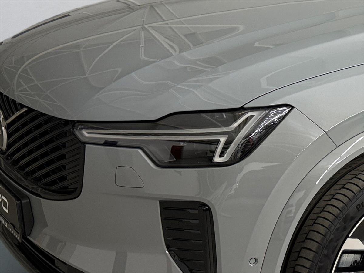 Volvo XC90 SUV / Terénní 2,0 l 184 kw