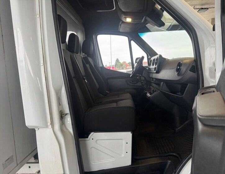 Mercedes-Benz Sprinter 13