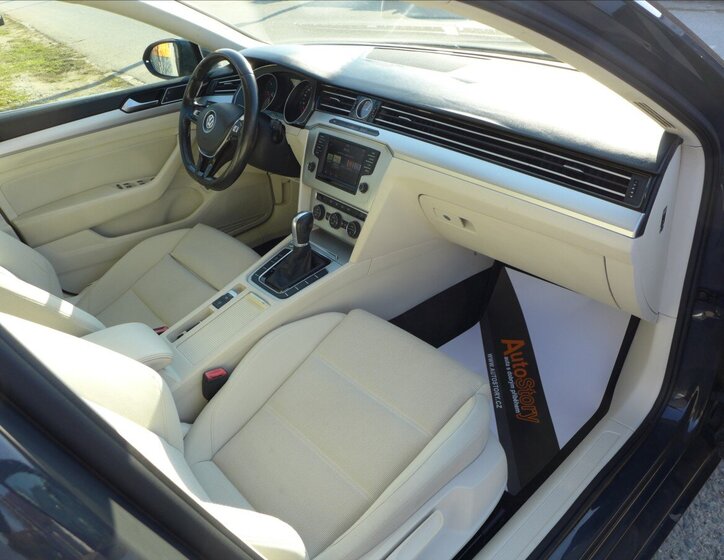 Volkswagen Passat Kombi 1,6 l 88 kw