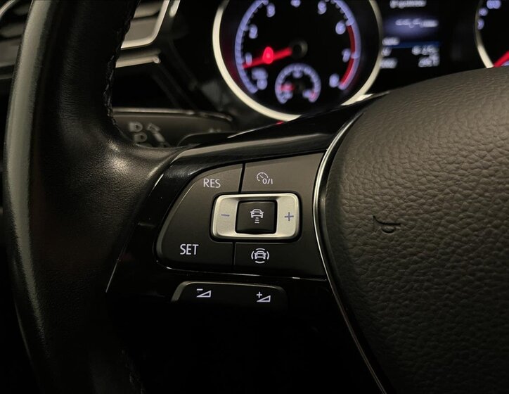 Volkswagen Touran MPV 1,5 l 110 kw