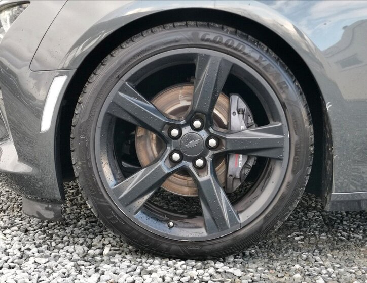 Chevrolet Camaro Kupé 6,2 l 333 kw