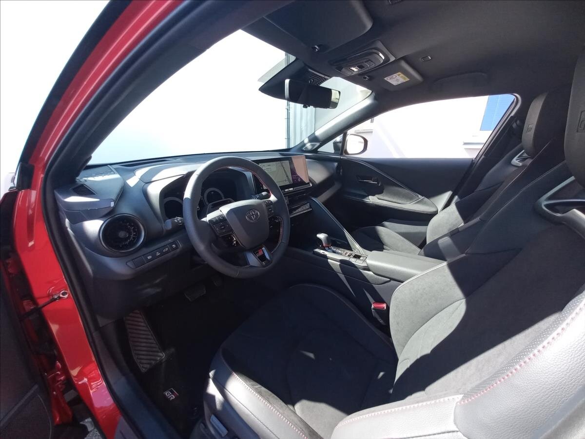 Toyota C-HR CUV / Crossover 2,0 l 112 kw