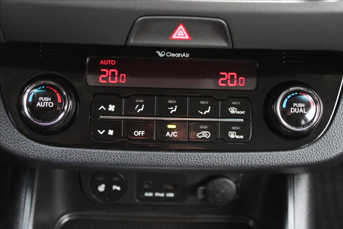 KIA Sportage SUV 2,0 l 120 kw