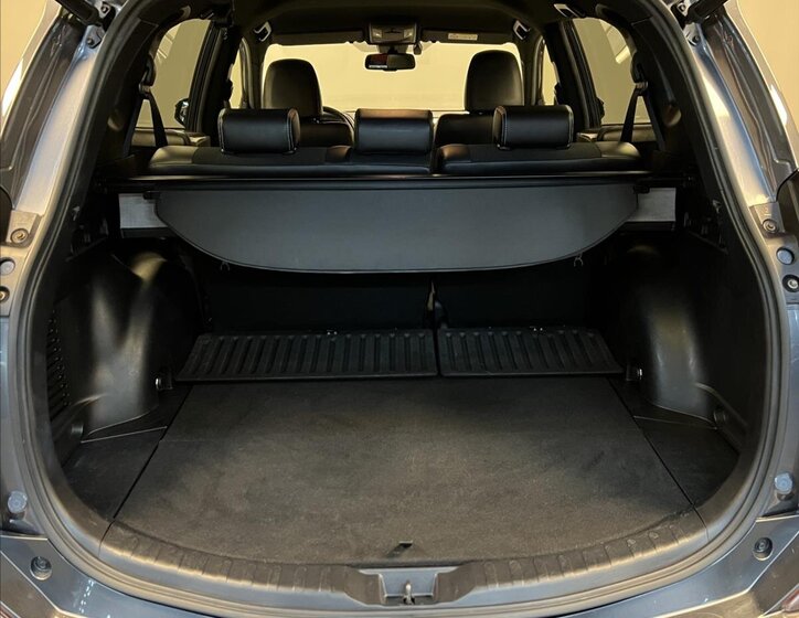 Toyota RAV4 SUV / Terénní 2,0 l 112 kw