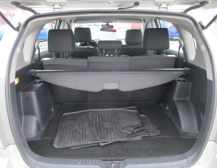 Toyota Corolla Verso 13