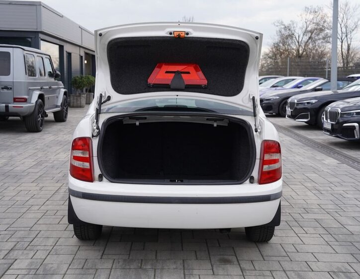Škoda Fabia Sedan / Limuzína 1,2 l 47 kw
