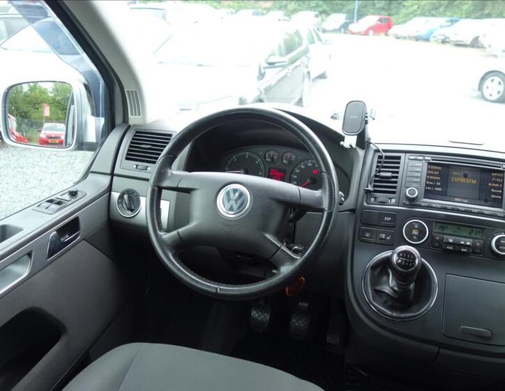 Volkswagen Multivan 25