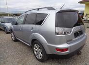 Mitsubishi Outlander 4