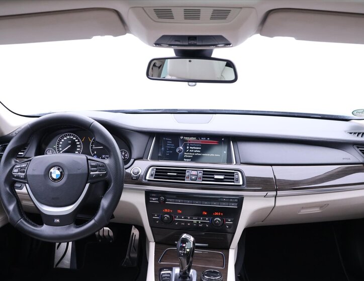 BMW Řada 7 Sedan 3,0 l 190 kw