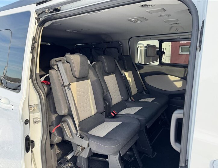 Ford Tourneo Custom 10