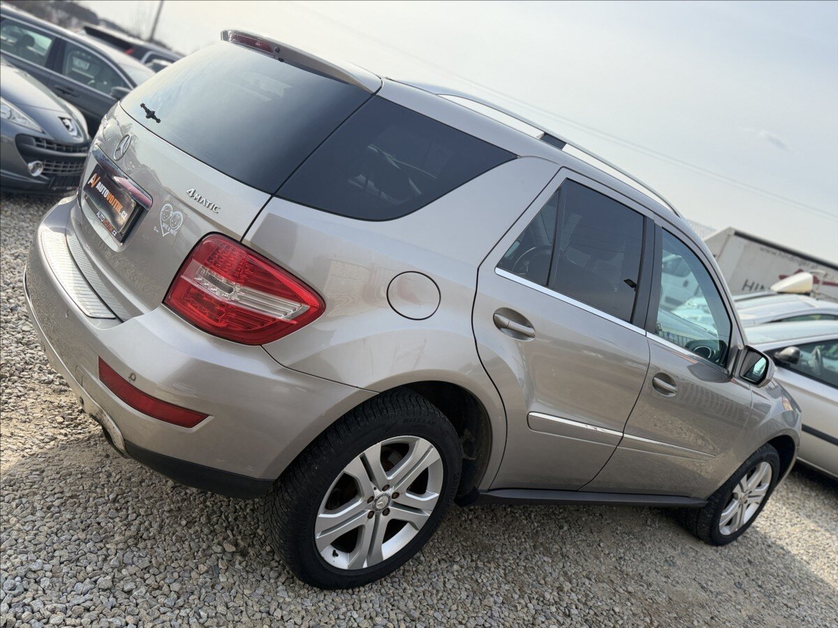 Mercedes-Benz Třídy M Kombi 3,0 l 165 kw