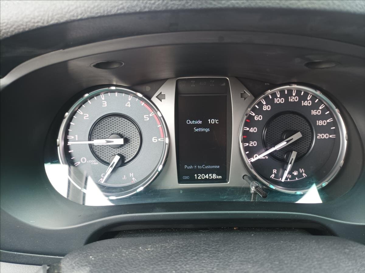 Toyota Hilux Pick-up 2,4 l 110 kw