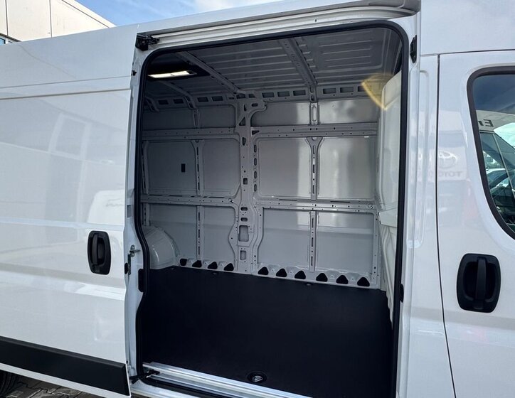 Toyota Proace Max Skříň 2,2 l 103 kw