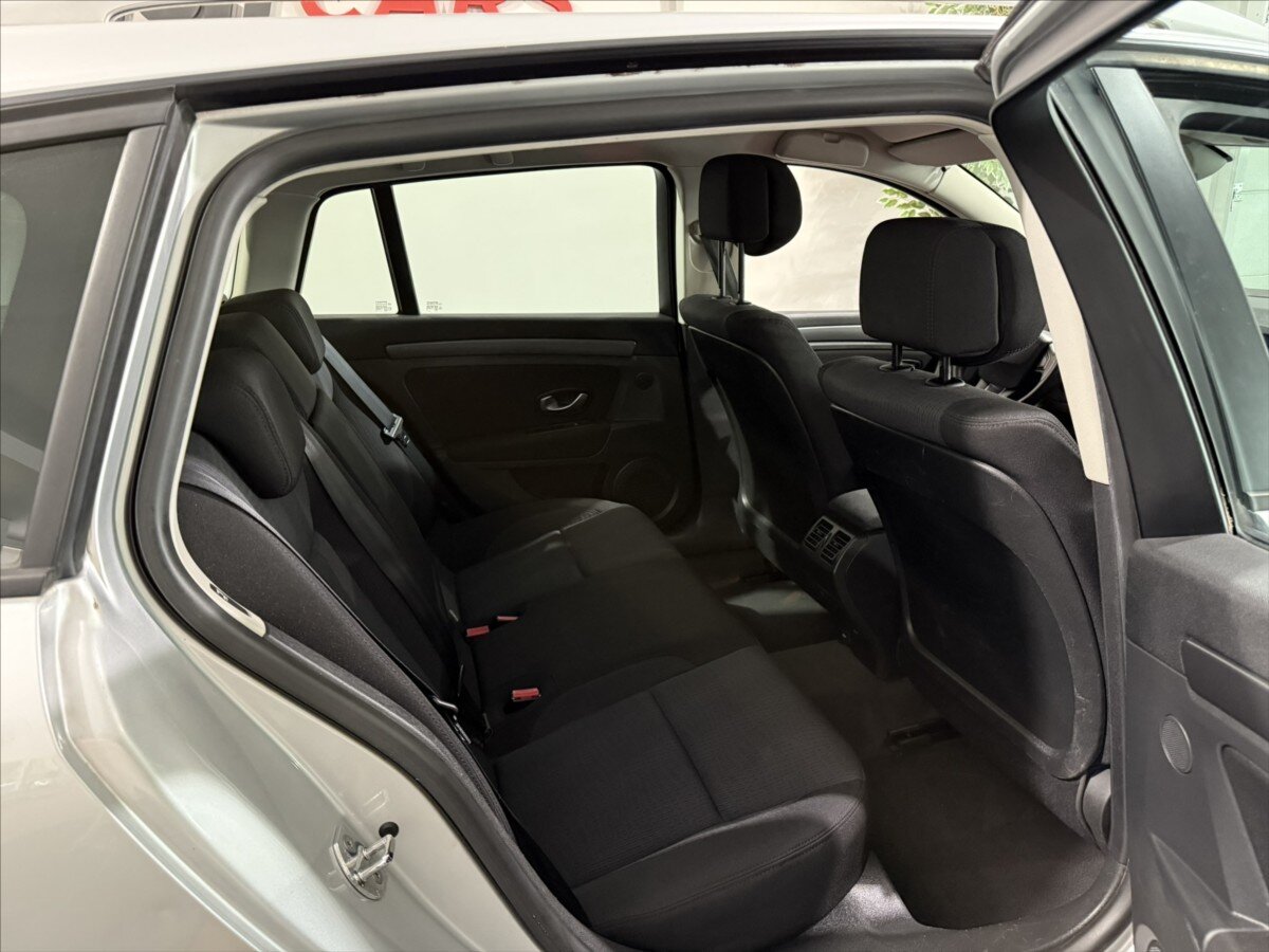 Renault Laguna Kombi 2,0 l 96 kw