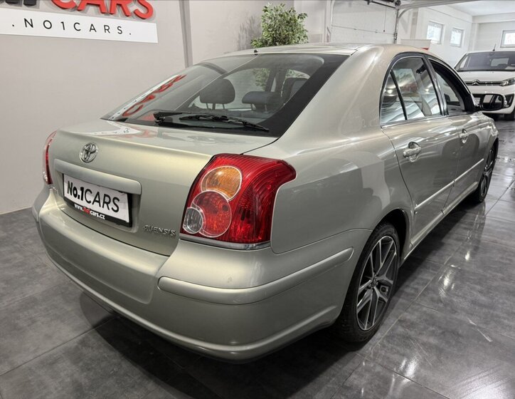 Toyota Avensis Liftback 1,8 l 95 kw