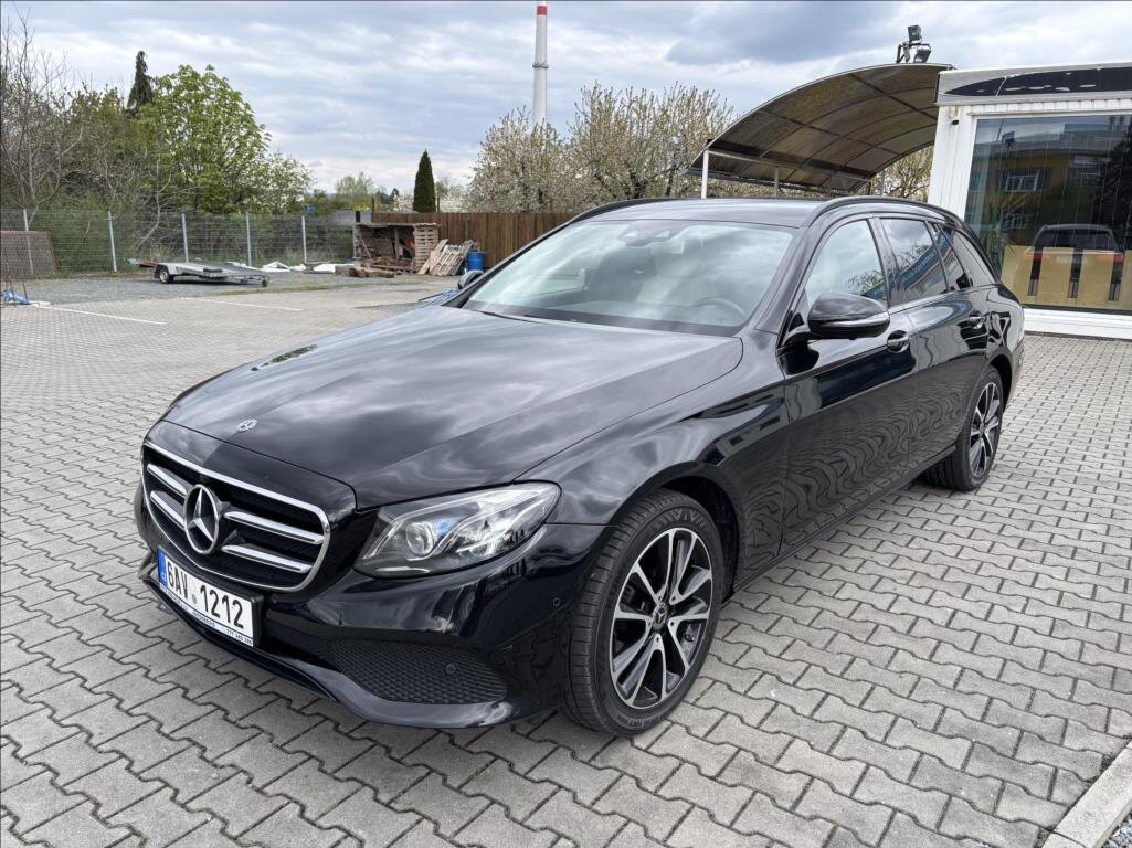 Mercedes-Benz Třídy E Kombi 2,0 l 143 kw
