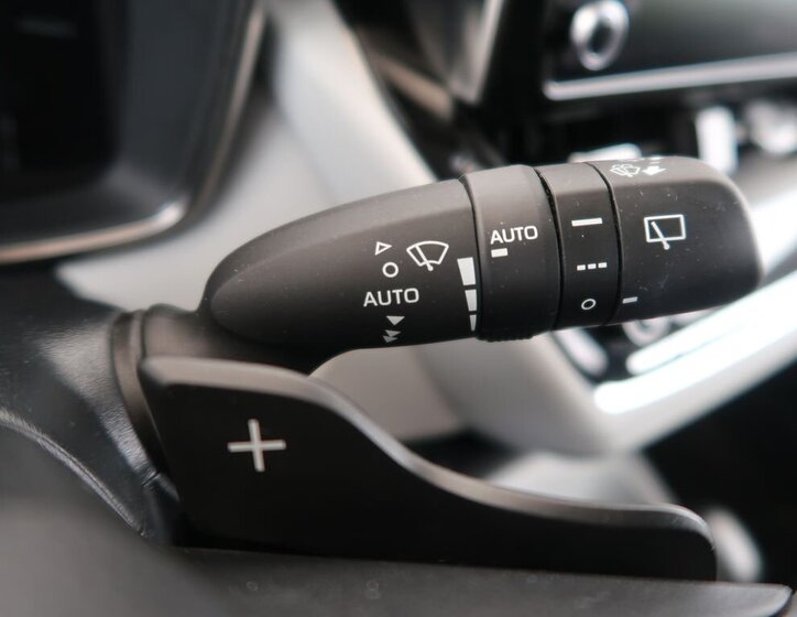 Toyota Corolla Kombi 2,0 l 112 kw