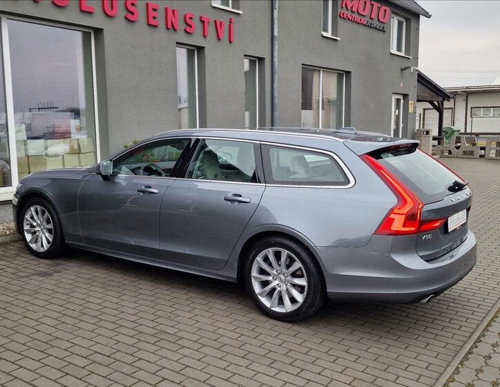 Volvo V90 Kombi 2,0 l 140 kw