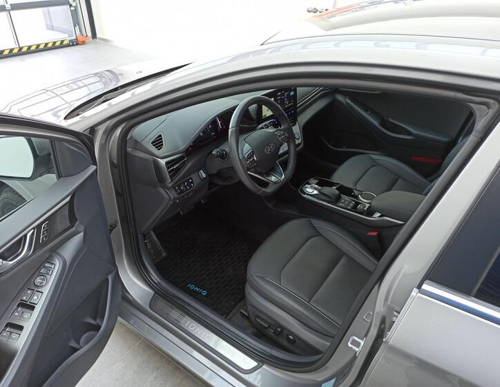 Hyundai IONIQ 15
