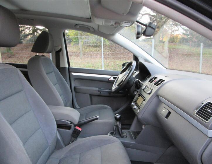 Volkswagen Touran 13